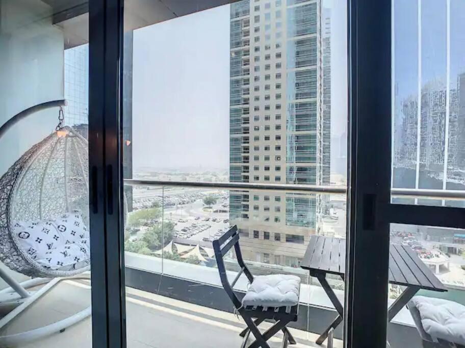 Luxury Modern Studio In Jlt With Amazing View & Rooftop Pool - Sleeps 3 Dubaï Extérieur photo